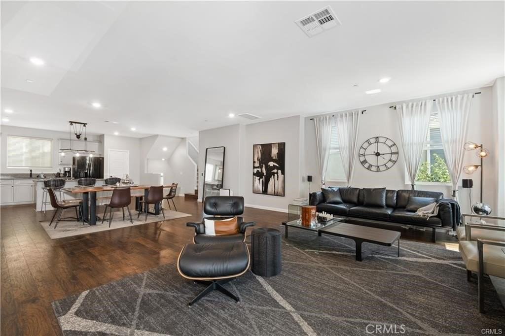 24524 Channel Ct - Photo 5 of 10