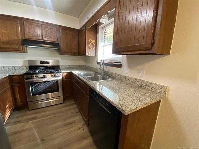 2519 E 74th Pl - Photo 3 of 23