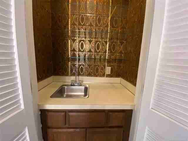 2519 E 74th Pl - Photo 6 of 23