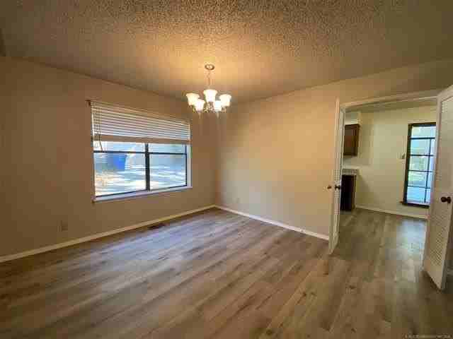 2519 E 74th Pl - Photo 7 of 23