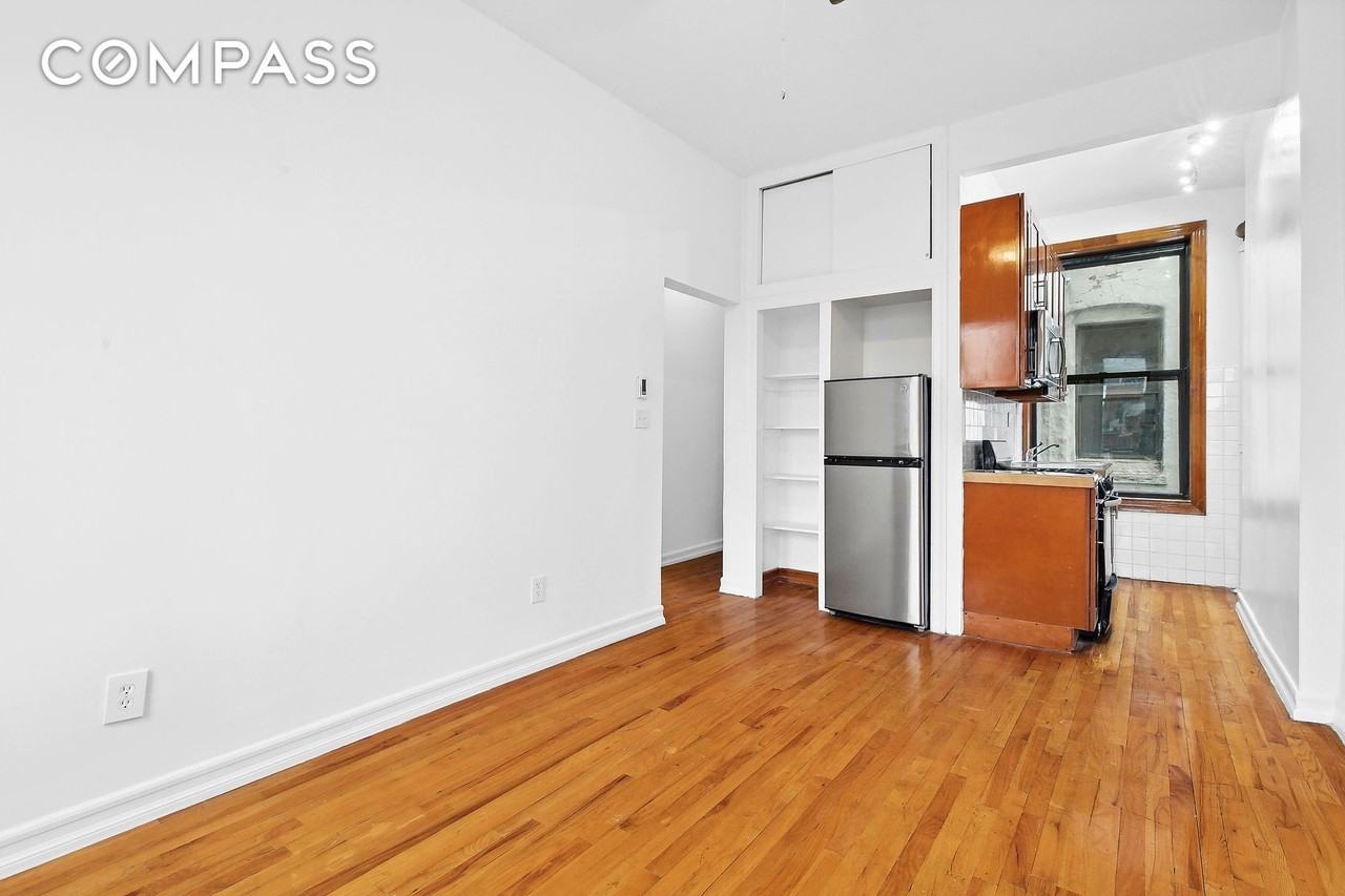 326 E 11th St #15 - Photo 2 of 6