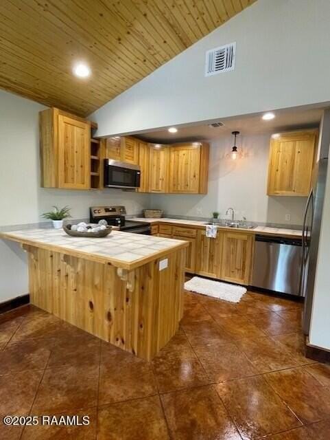 206 E Dale St - Photo 2 of 6