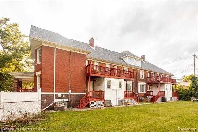 405 E Philadelphia St - Photo 4 of 42