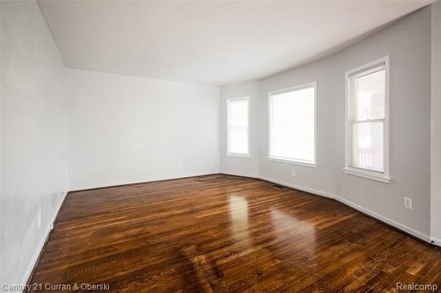 405 E Philadelphia St - Photo 6 of 42