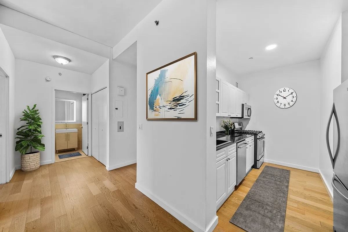 2 S End Ave #715 - Photo 4 of 5