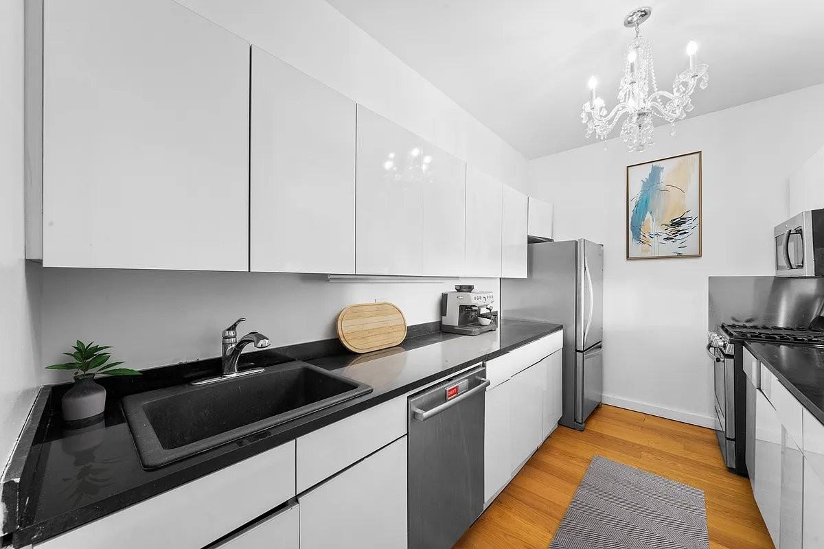 2 S End Ave #1814 - Photo 4 of 5
