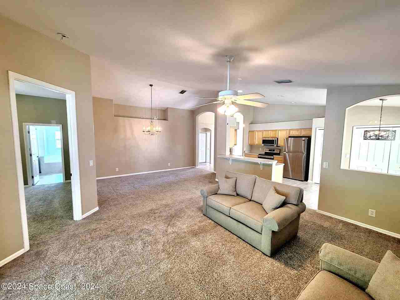 2622 Glasbern Cir - Photo 3 of 21