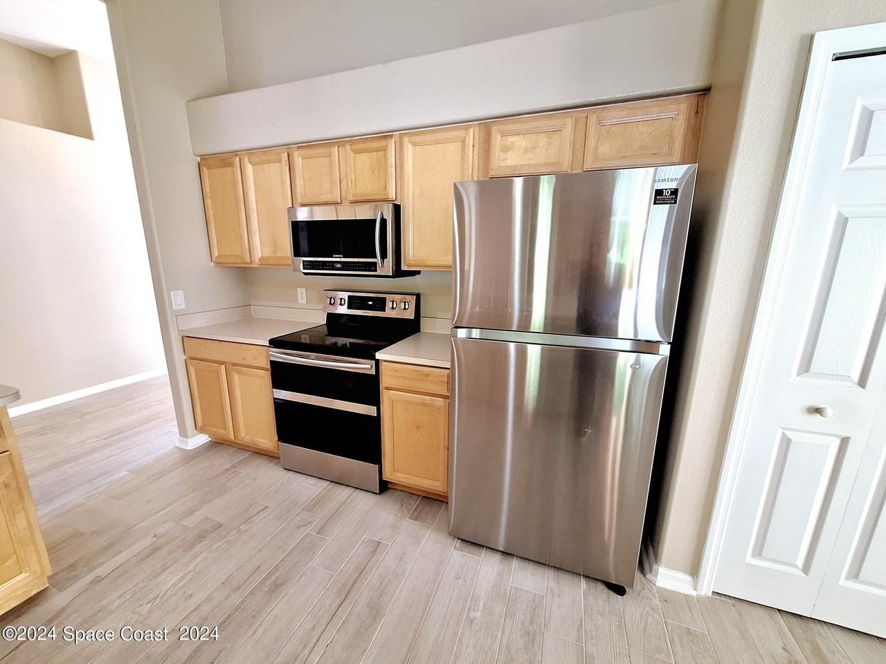 2622 Glasbern Cir - Photo 4 of 21