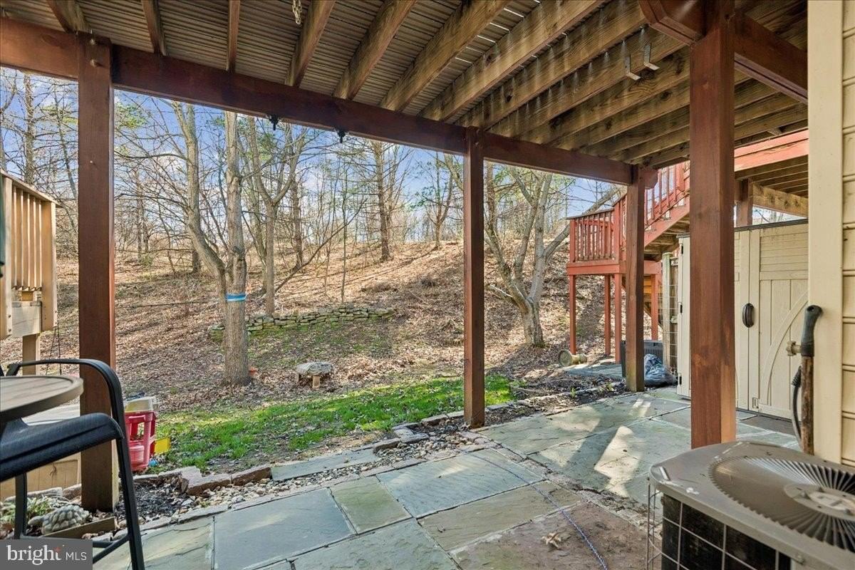 10823 Wadsworth Rd - Photo 4 of 22