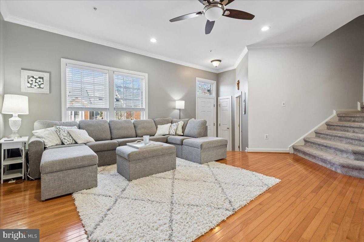 10823 Wadsworth Rd - Photo 5 of 22