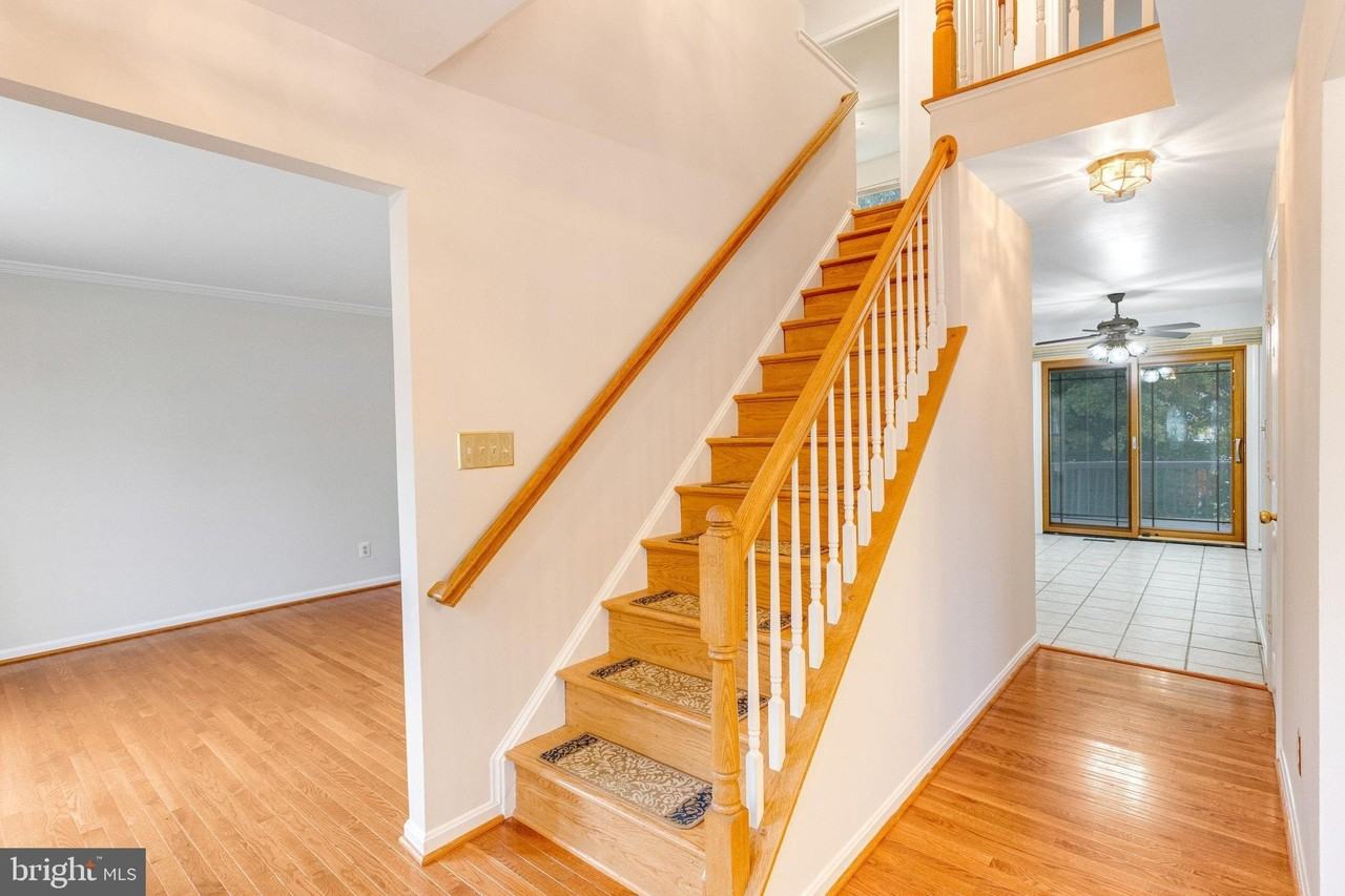 15385 Bevanwood Dr - Photo 5 of 50