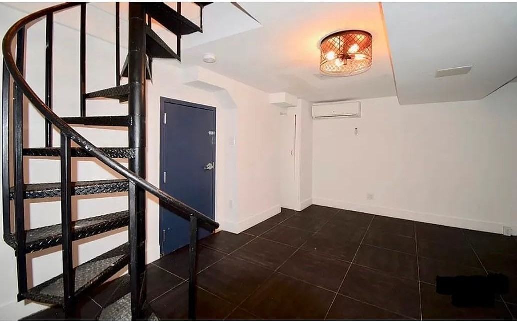 1076 Dean St #1 - Photo 4 of 7