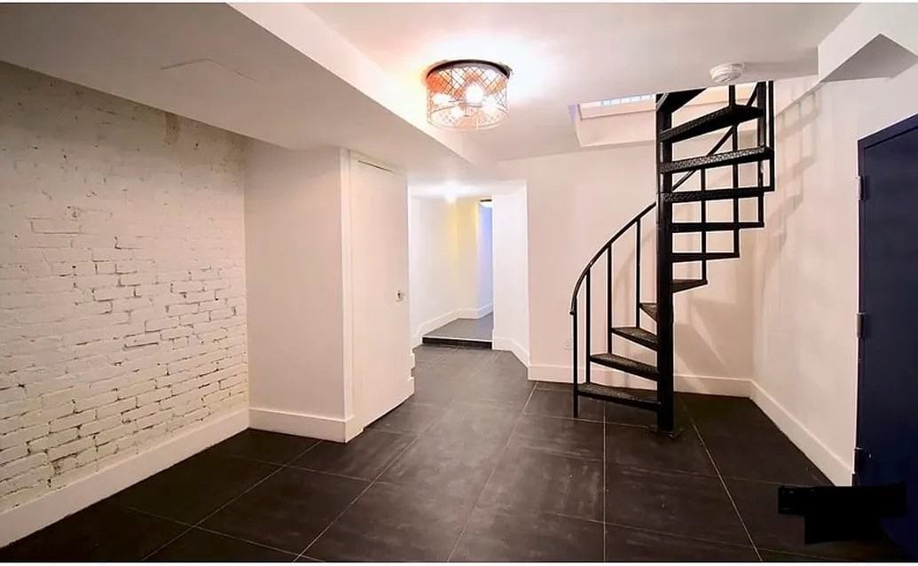 1076 Dean St #1 - Photo 5 of 7