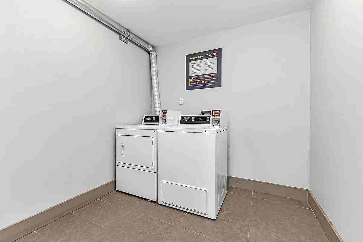 540 Bainbridge St #2L - Photo 6 of 6