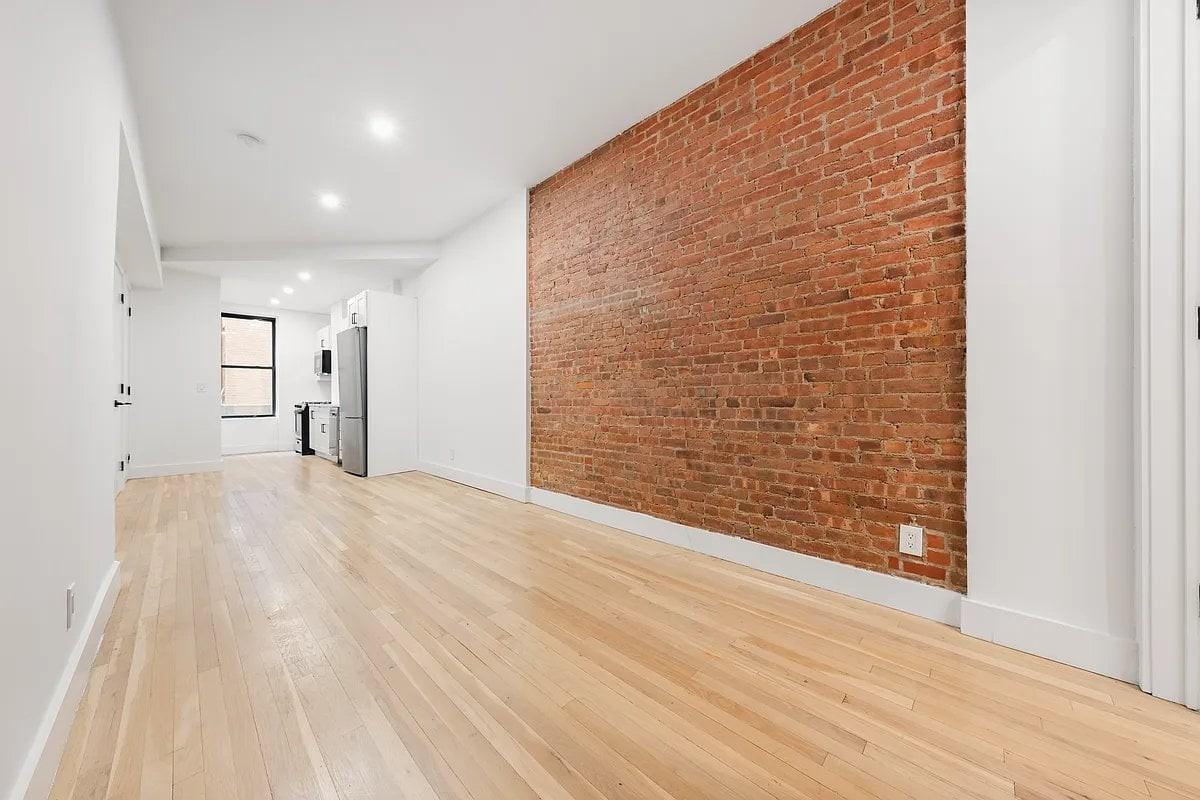 425 Amsterdam Ave #2SA - Photo 3 of 8