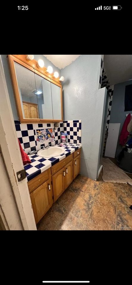 7107 Sylvia Handy Street - Photo 5 of 8