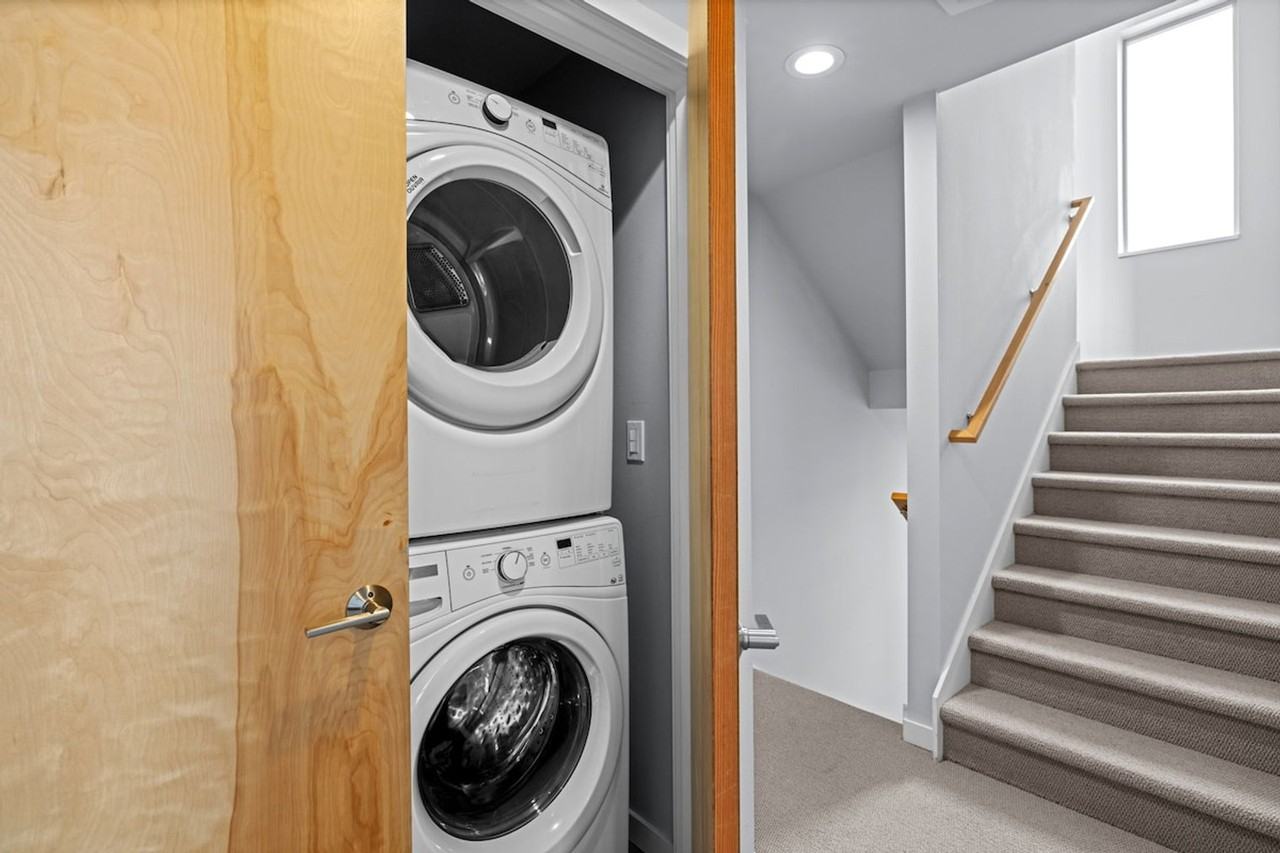 4036 Linden Ave N #1036060P - Photo 3 of 46