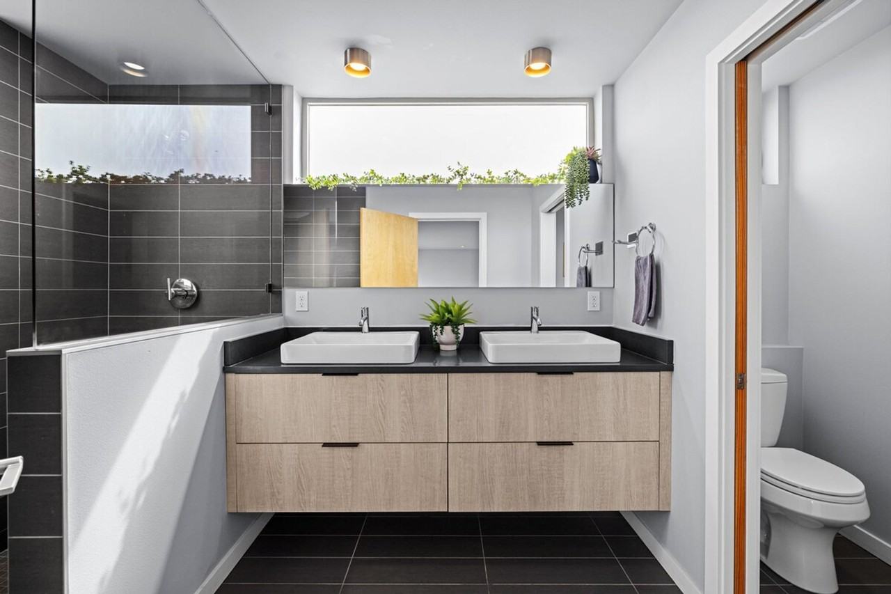 4036 Linden Ave N #1036060P - Photo 4 of 46