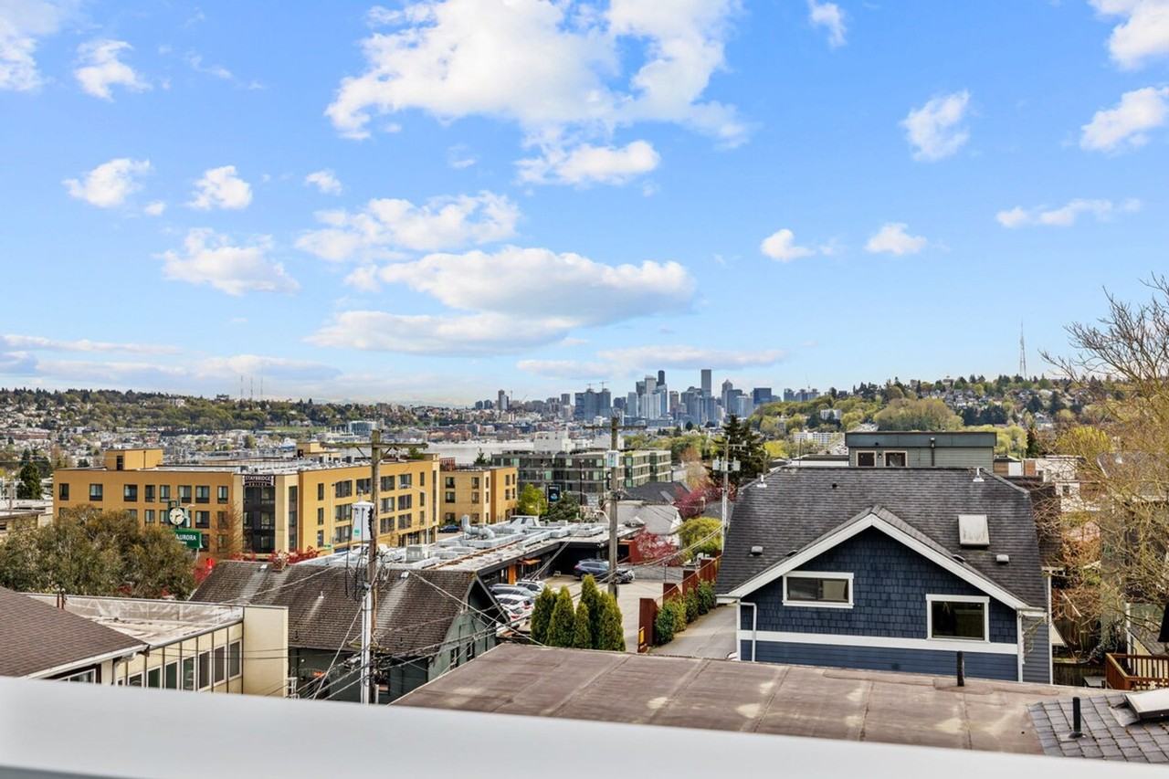 4036 Linden Ave N #1036060P - Photo 5 of 46