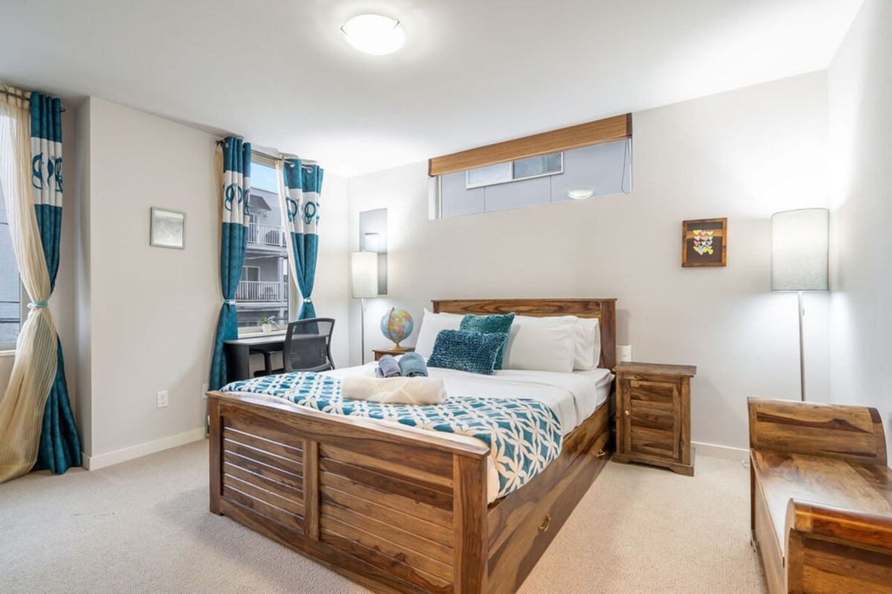 4036 Linden Ave N #1036060P - Photo 6 of 46