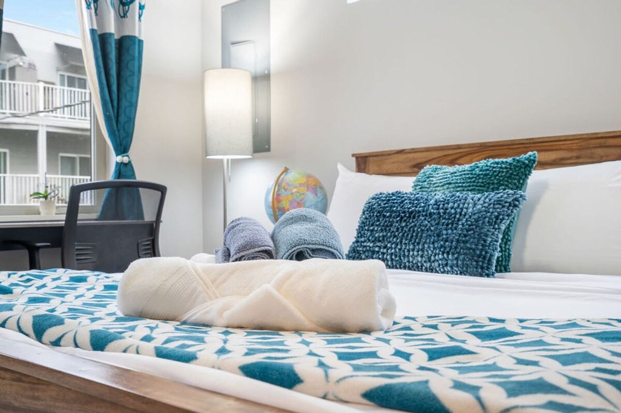 4036 Linden Ave N #1036060P - Photo 7 of 46