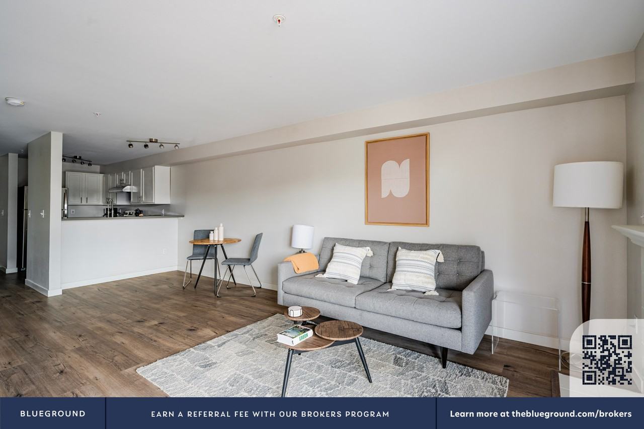 526 Yale Ave N #993 - Photo 5 of 31