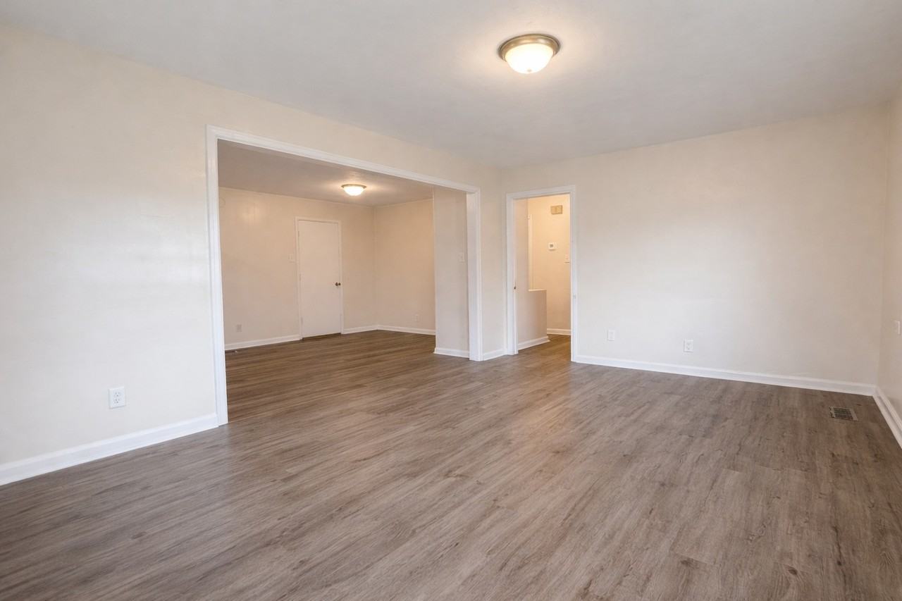 1205 Broadus Ave Se #1 - Photo 3 of 12