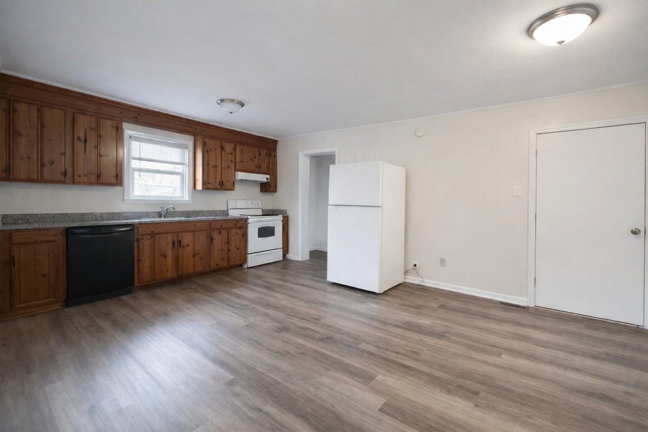 1205 Broadus Ave Se #1 - Photo 4 of 12