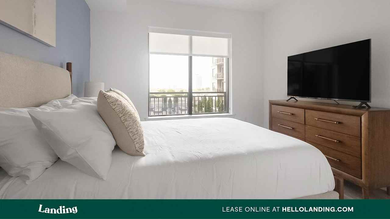 2727 Albany St. - Photo 6 of 50