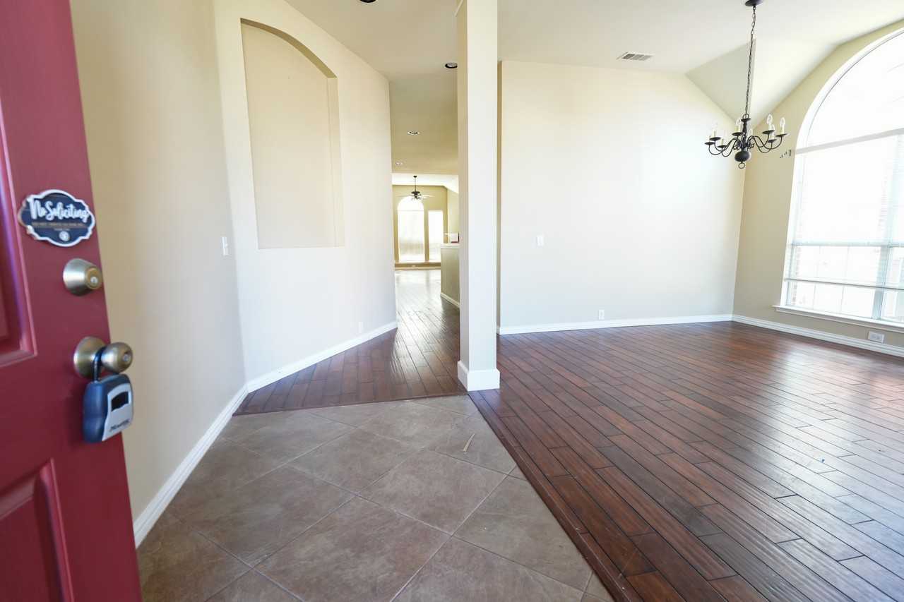 2005 Oak Hollow Drive - Photo 3 of 17