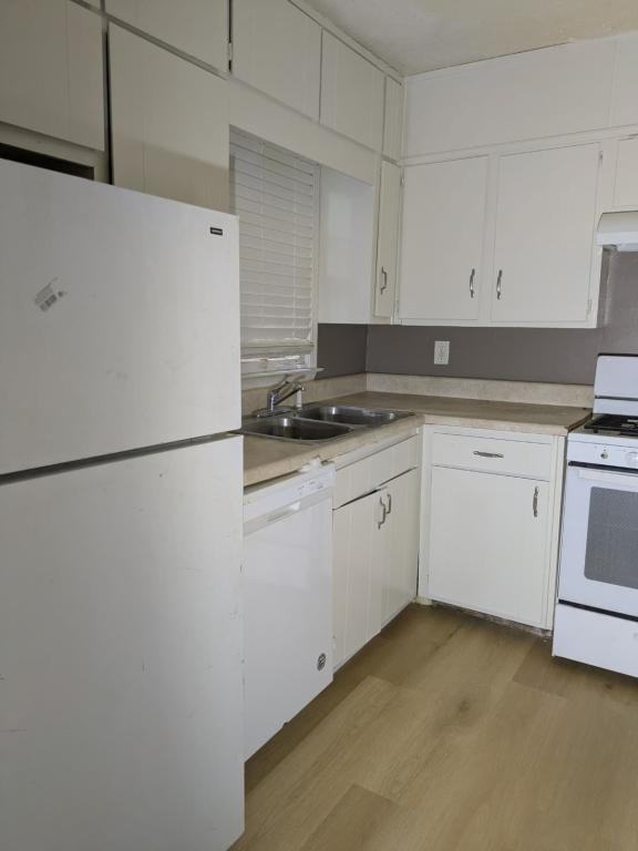 5140 Highpoint Rd - Photo 4 of 9