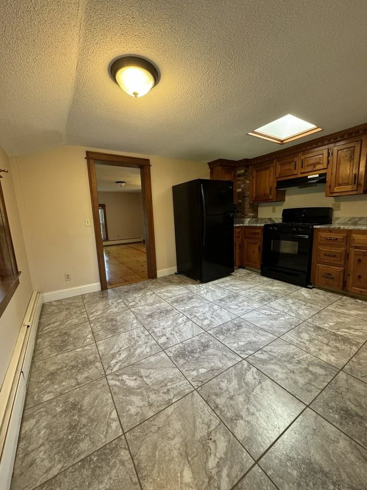 37 Middle St #2 - Photo 2 of 15