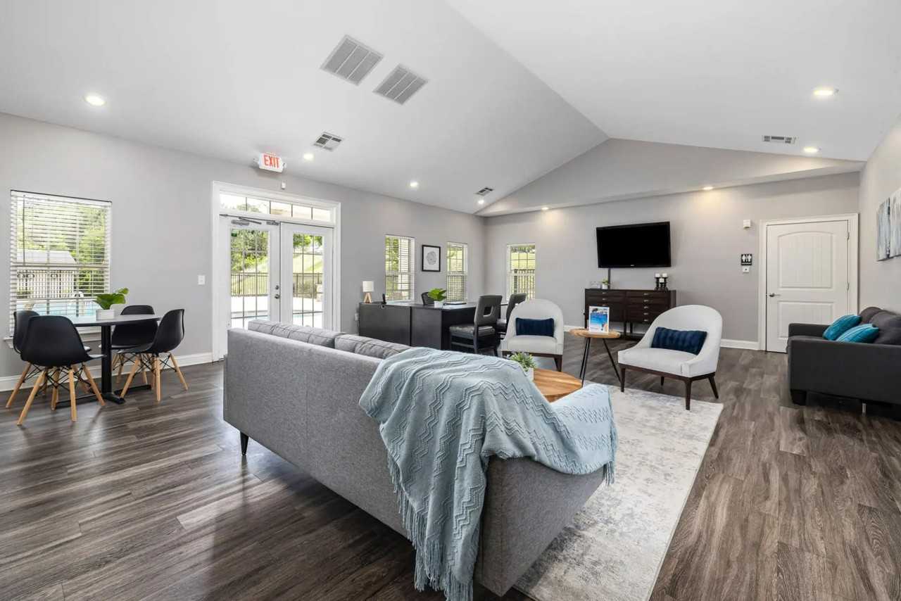 Magnolia House Apartments - Photo 7 of 21