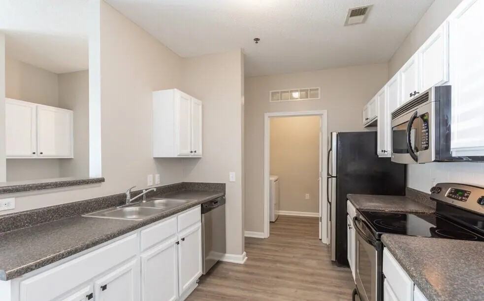 Magnolia House - Photo 4 of 18