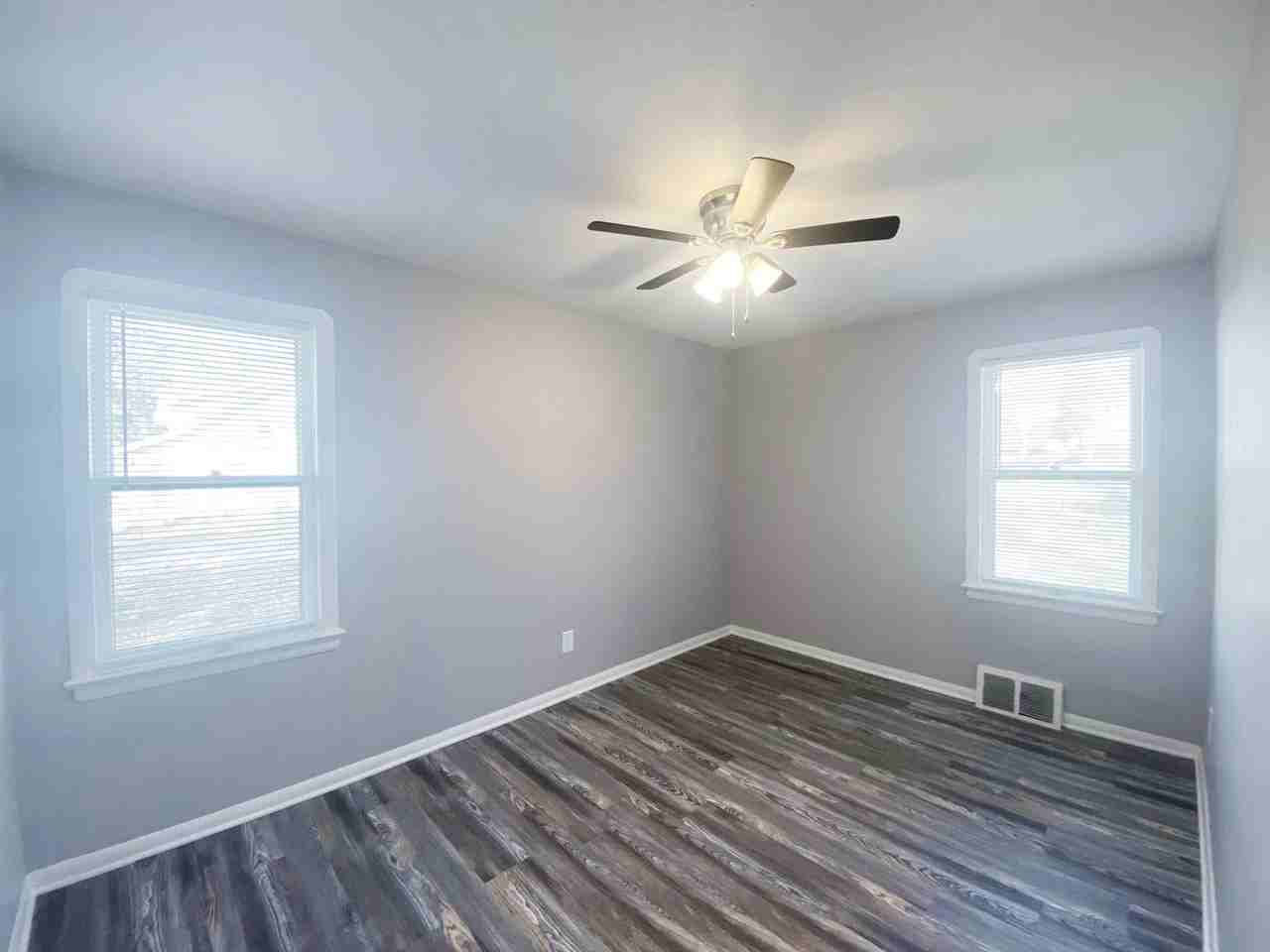 14011 Broadway Ave - Photo 6 of 14