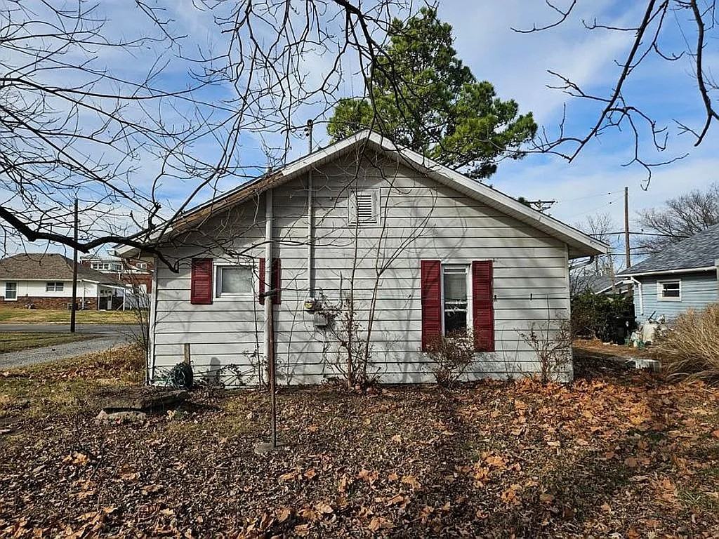 104 Elm St #104ELM - Photo 4 of 14