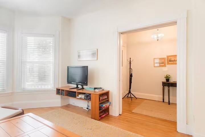 26 Maple Ave #1stFL - Photo 3 of 14