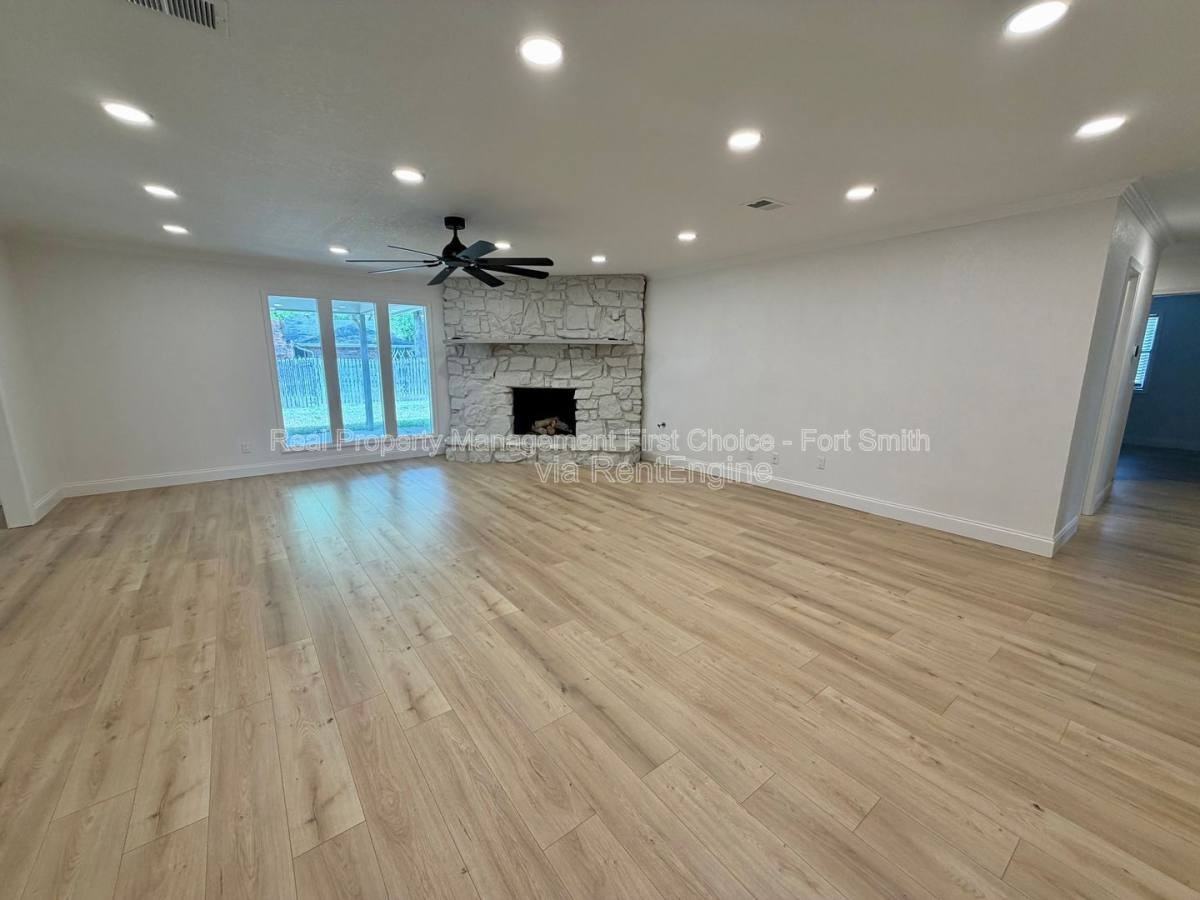 10107 Old Mill Rd - Photo 2 of 10