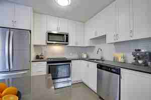 featured image of 1598 1596-1598 Bathurst Street