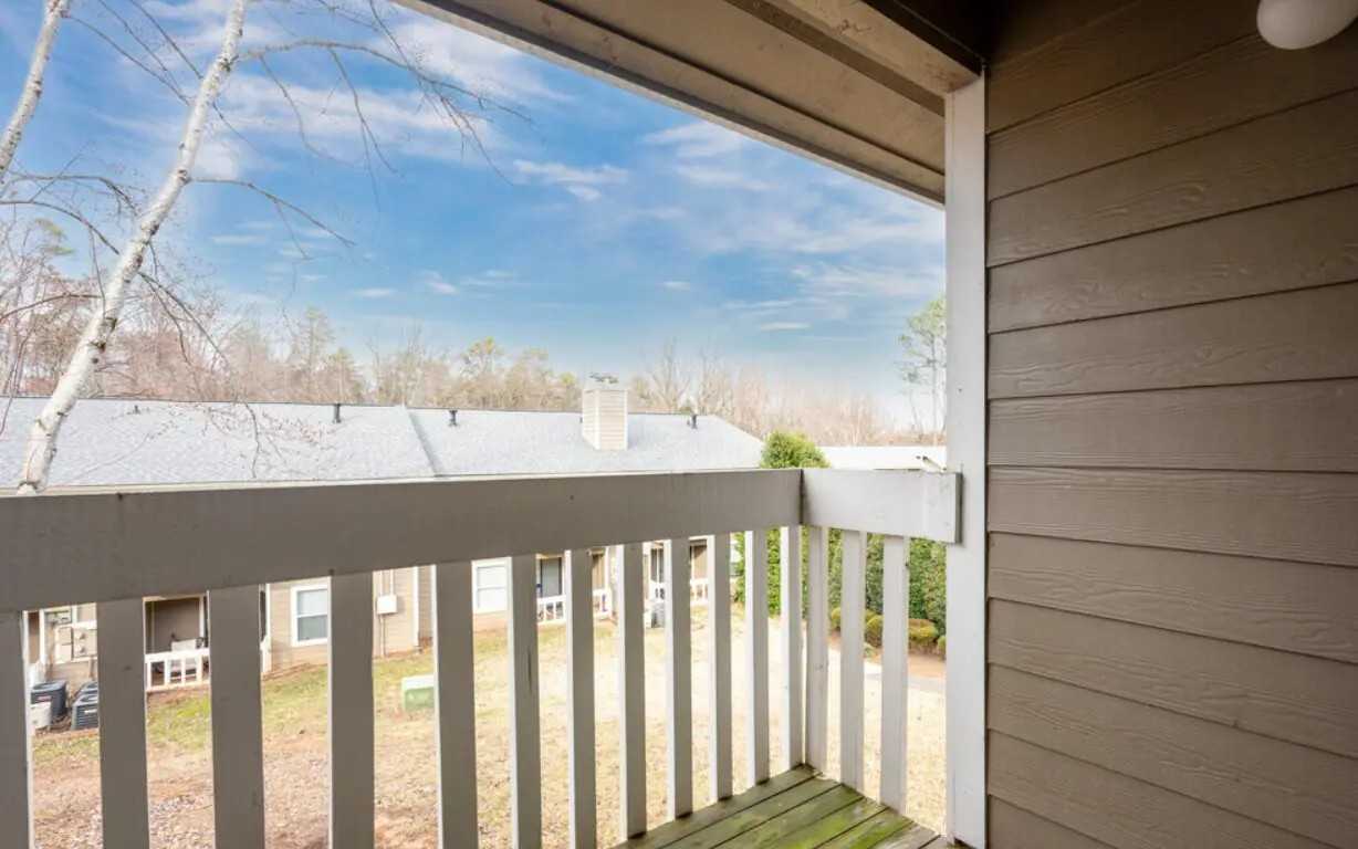 Hunt Club - Photo 6 of 34