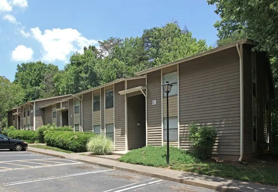 Hunt Club Apartments - Photo 5 of 35