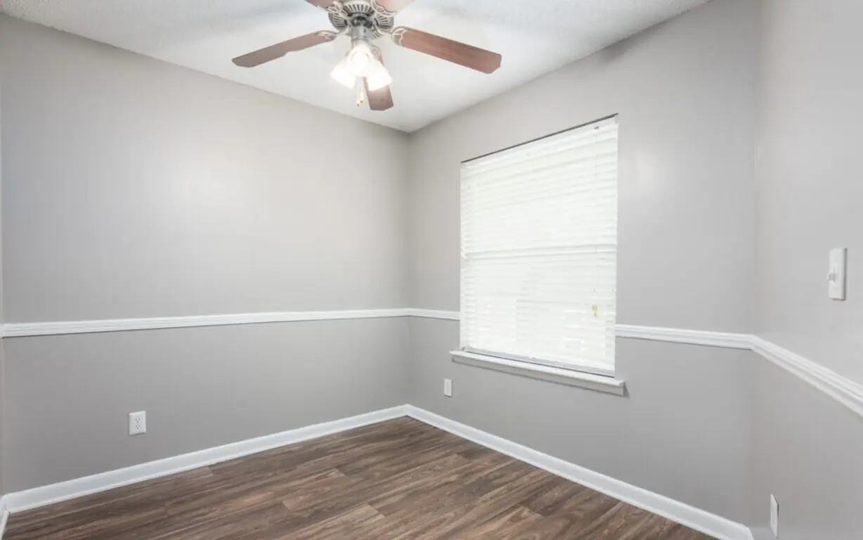 Hunt Club - Photo 4 of 34