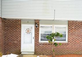 featured image of 139 S Main St ##4