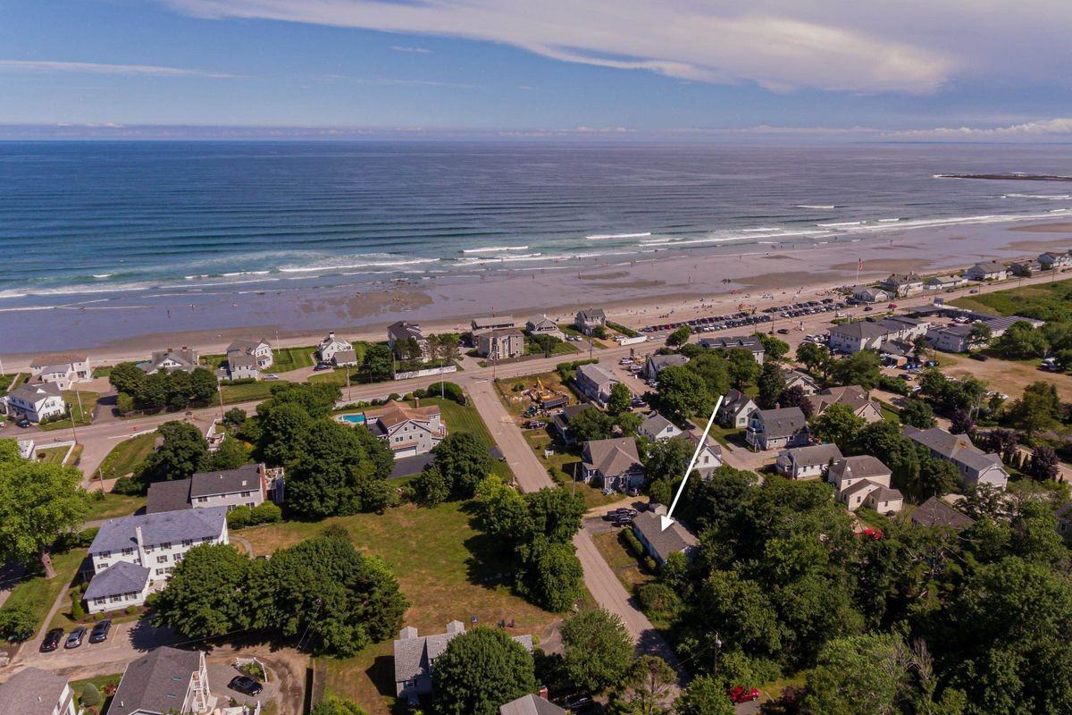 18 Baker Ave - Photo 3 of 15