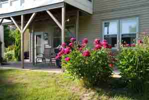 featured image of 285 E Side Dr