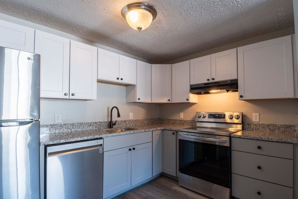 535 Calef Rd - Photo 2 of 11