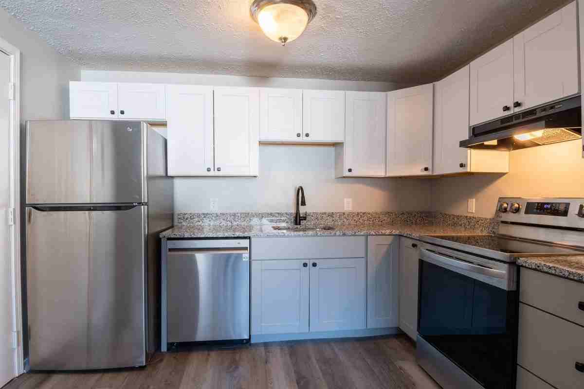 535 Calef Rd - Photo 3 of 11