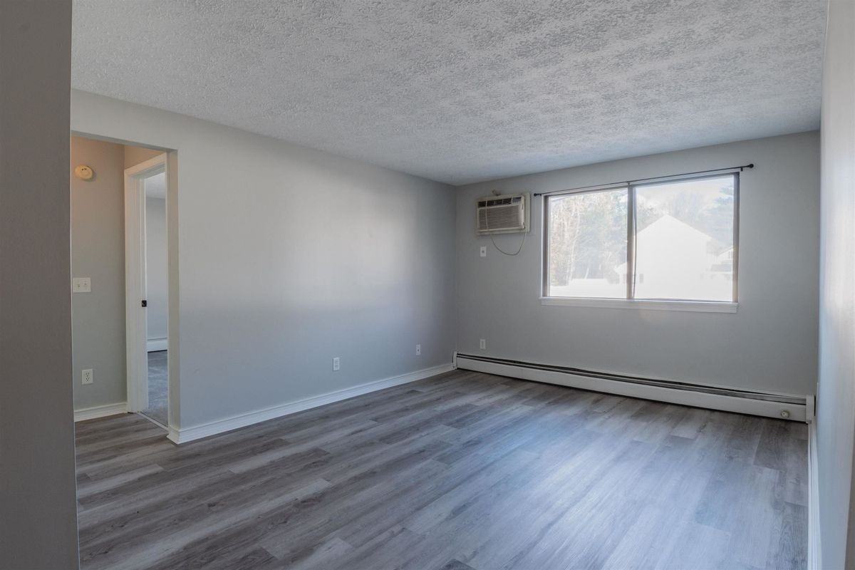 535 Calef Rd - Photo 4 of 11