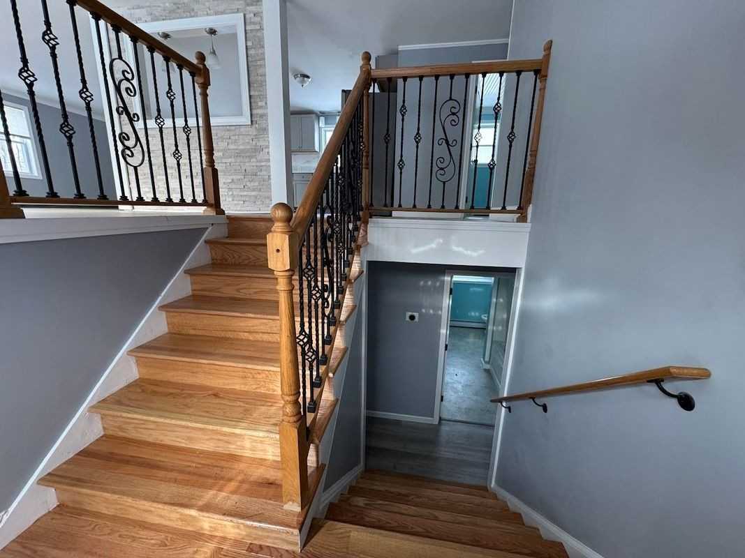 240 Leda Ave - Photo 6 of 39