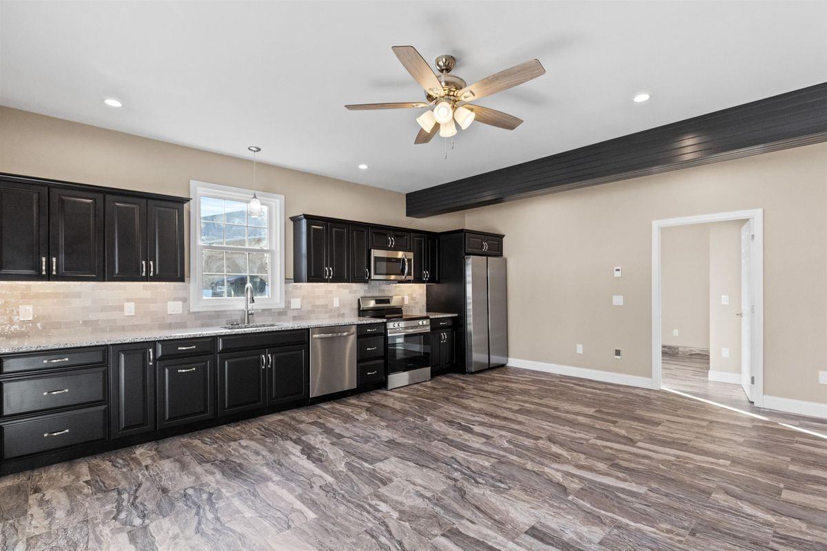 6 Latchkey Ln - Photo 2 of 26